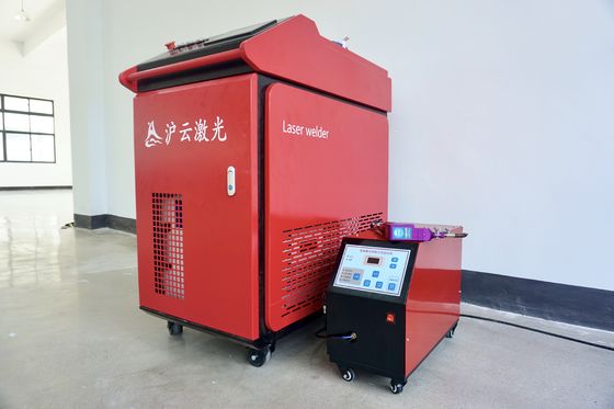 1000W 1500W 2000W 3000W Máy hàn laser sợi cầm tay với làm mát bằng nước RAYCUS