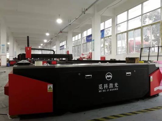 Đặt hàng trực tiếp CNC Stainless Steel Metal Sheet Fiber Laser Cutting Machine cho cửa hàng thực phẩm