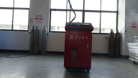 Máy hàn laser cầm tay làm mát bằng nước 1000W 1500W 2000W 3000W để cắt độ dày 1-6mm