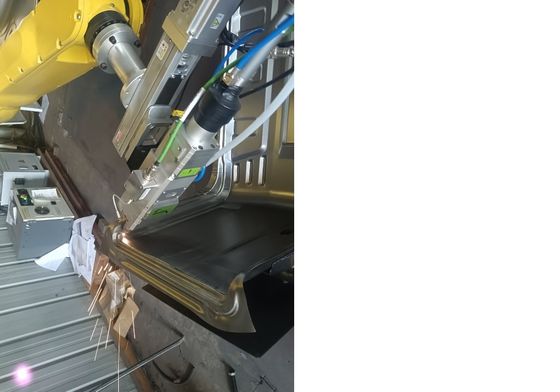 Máy hàn robot laser 3D cho máy cắt kim loại phức tạp thông minh