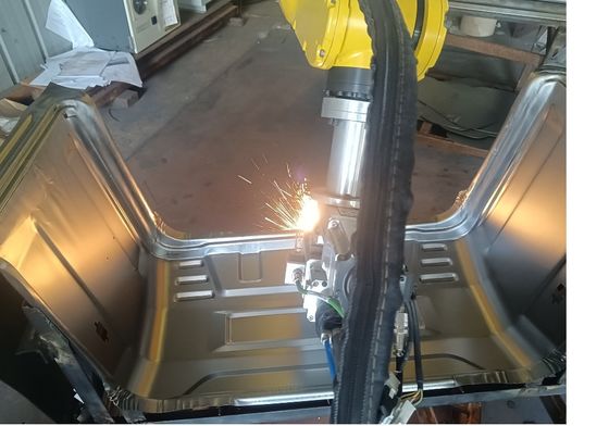 Máy hàn robot laser 3D cho máy cắt kim loại phức tạp thông minh